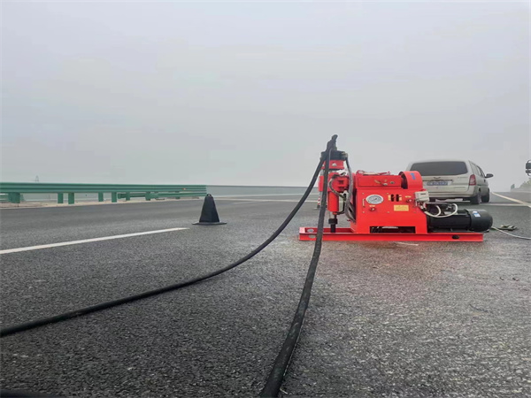 留坝马路路基路面开裂下沉注浆加固灌浆